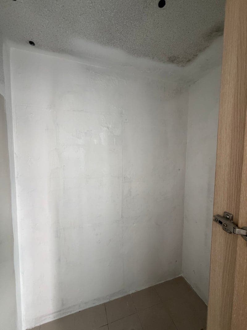 베란다 곰팡이 제거ㅣ장롱 뒤 곰팡이와 심한 결로로 퍼진 현장 시공 사례[광남] 현장 사진
