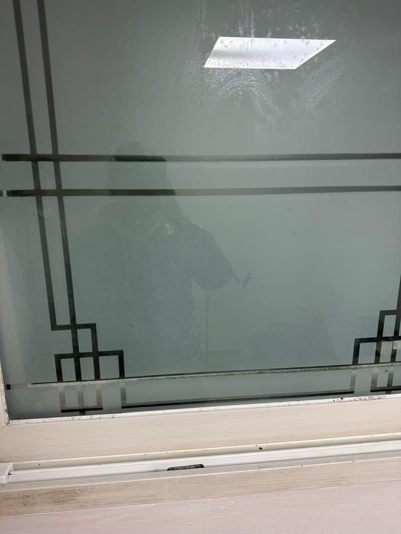 벽지 · 창틀 · 화장실 곰팡이 제거는 이렇게 진행됩니다. 현장 사진
