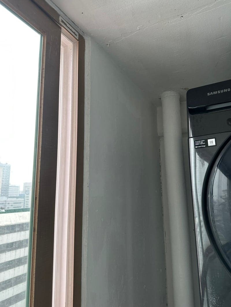 베란다 곰팡이, 결로만의 문제가 아니었습니다|워시타워 열기로 심해진 곰팡이 시공 사례 현장 사진